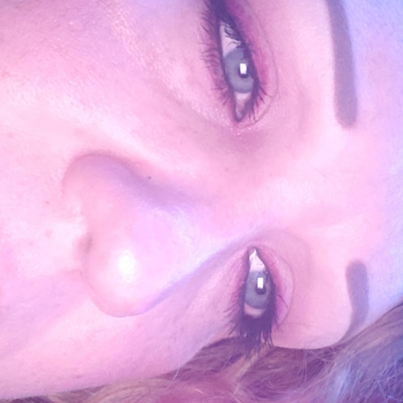 Meet your Posher, Emily - Picture 1 of 1